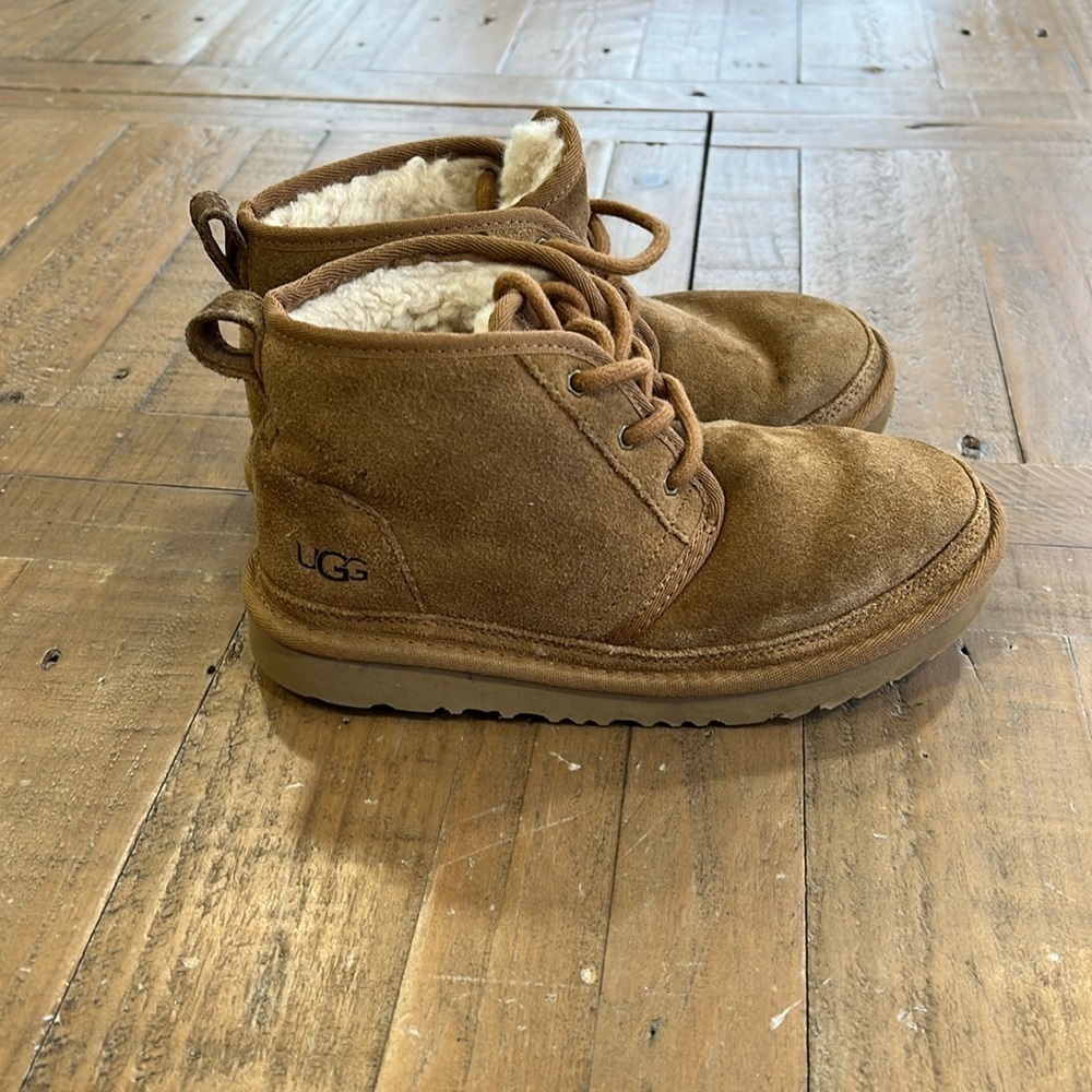 Ugg Neumel sheepskin leather Sherpa lined Chelsea boots